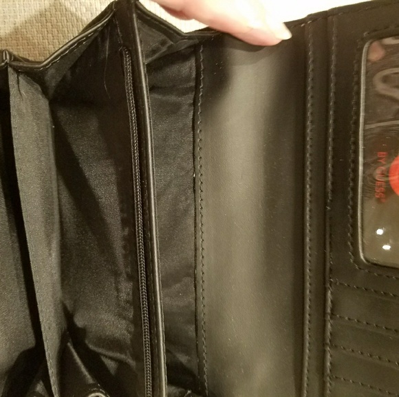 NWT G by Guess Wallet - Picture 2 of 4